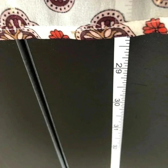 Talbots Medallion Print, lettuce ruffle v-neck tie, metallic threads, lined - Picture 8 of 9